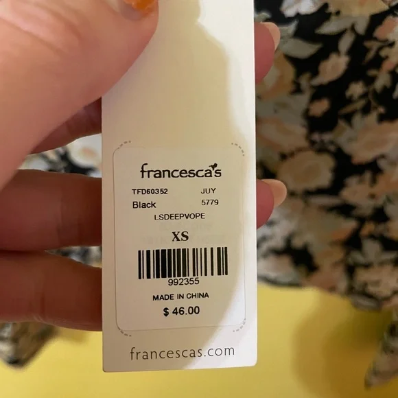 ☀️NWT Miami Black and Cream Floral Blouse - Picture 4 of 5